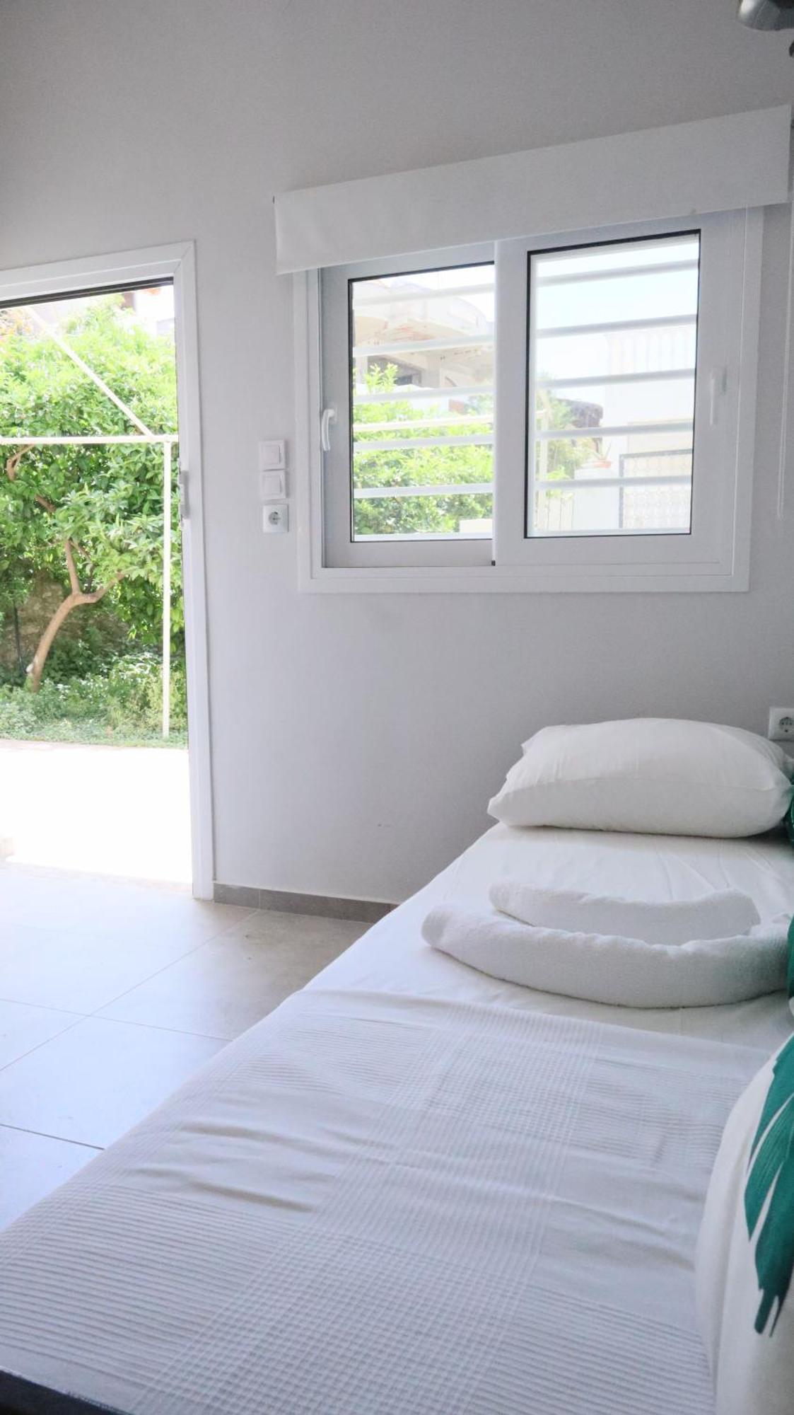 הוילה דרבני Seaside House With Garden מראה חיצוני תמונה