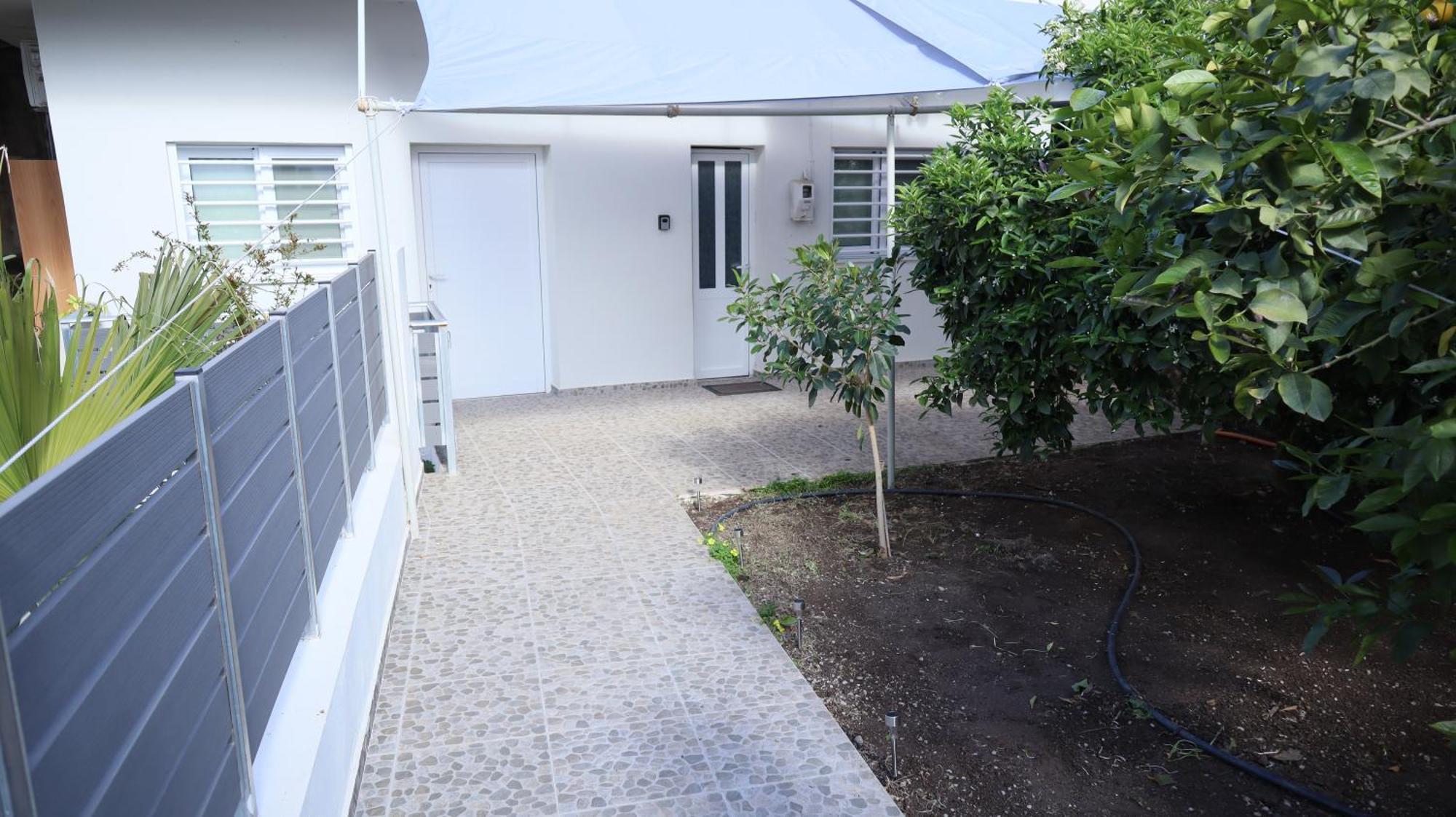 הוילה דרבני Seaside House With Garden מראה חיצוני תמונה